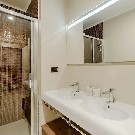 Guesthost - Cozy In *